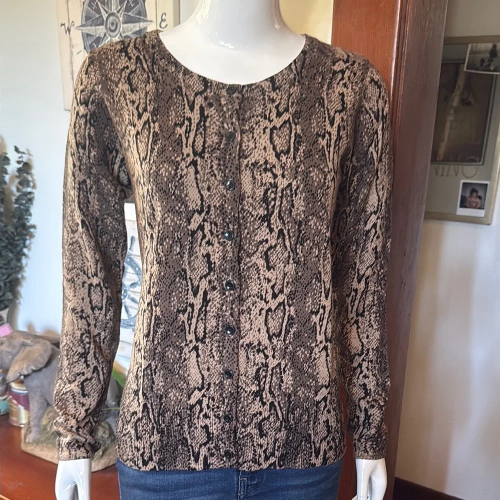 NWT northern reflections size small Snakeskin Print Button-Up Top - Picture 2 of 5